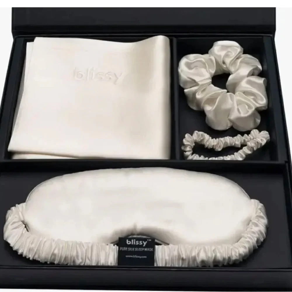 NIB Blissy King Size Dream Set silver